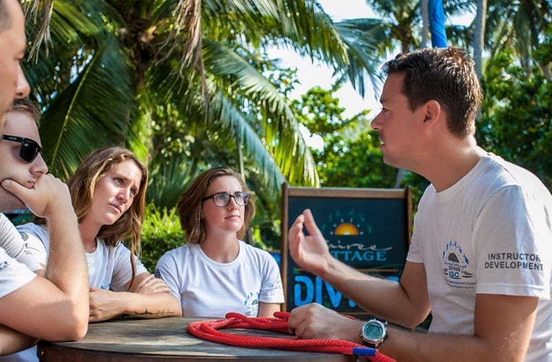 Knot Tying Workshop during the Diving Instructor Course